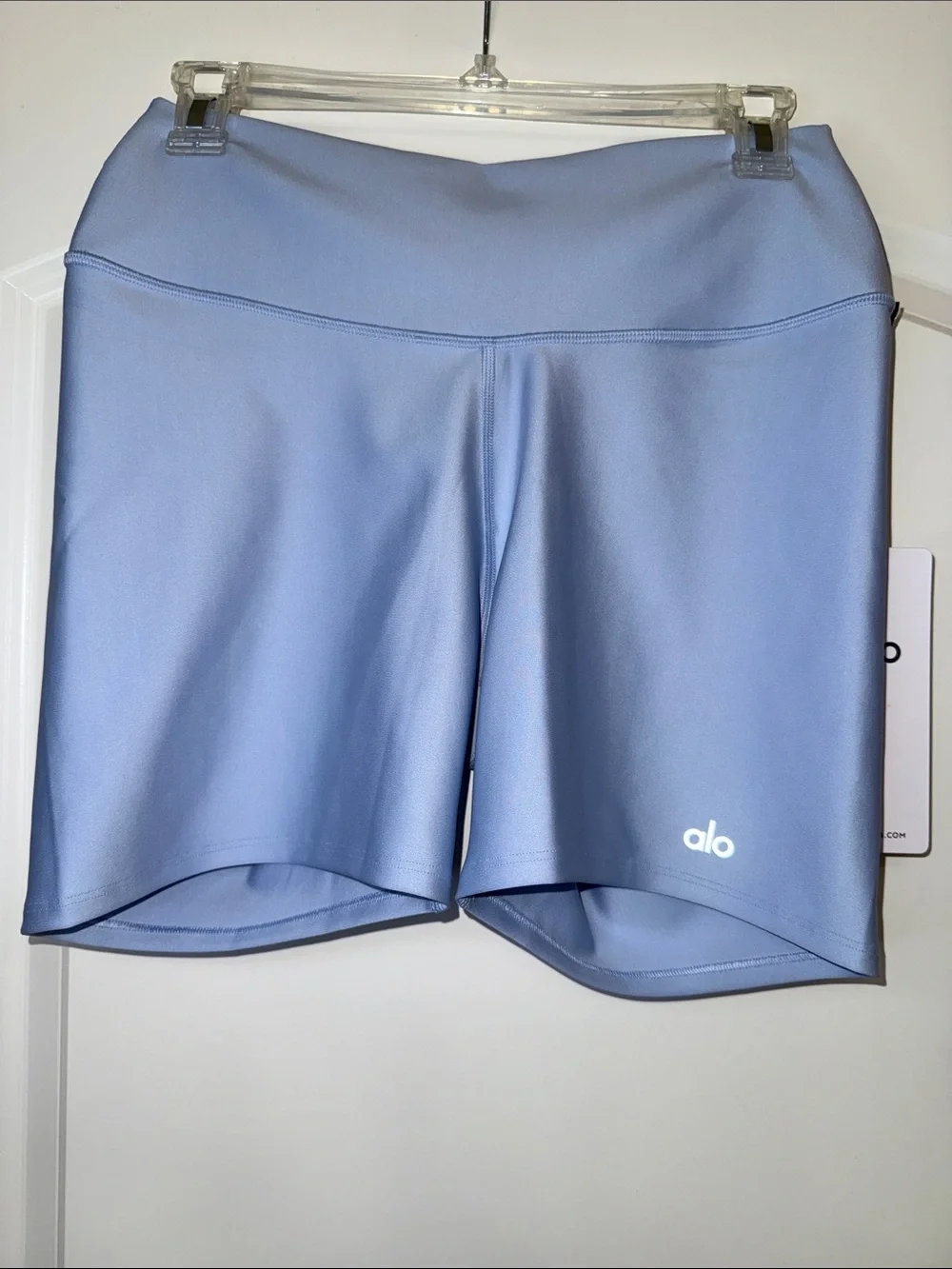 NWT Alo 5” Airlift Energy Short